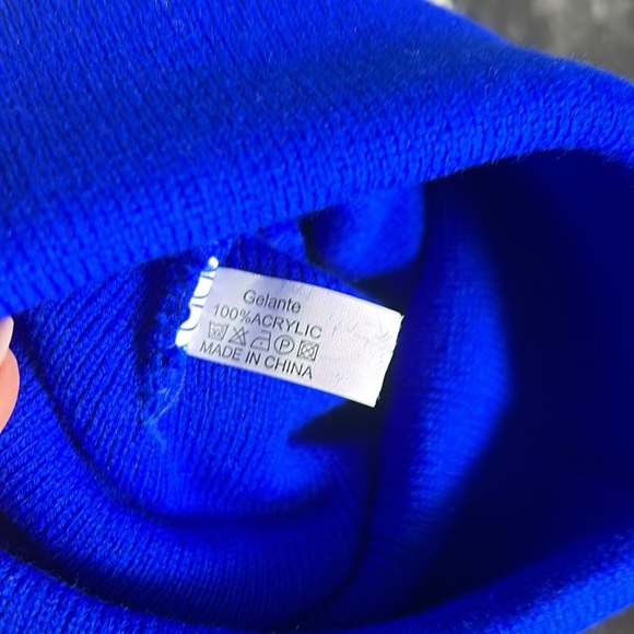 Blue Toque - Picture 3 of 5